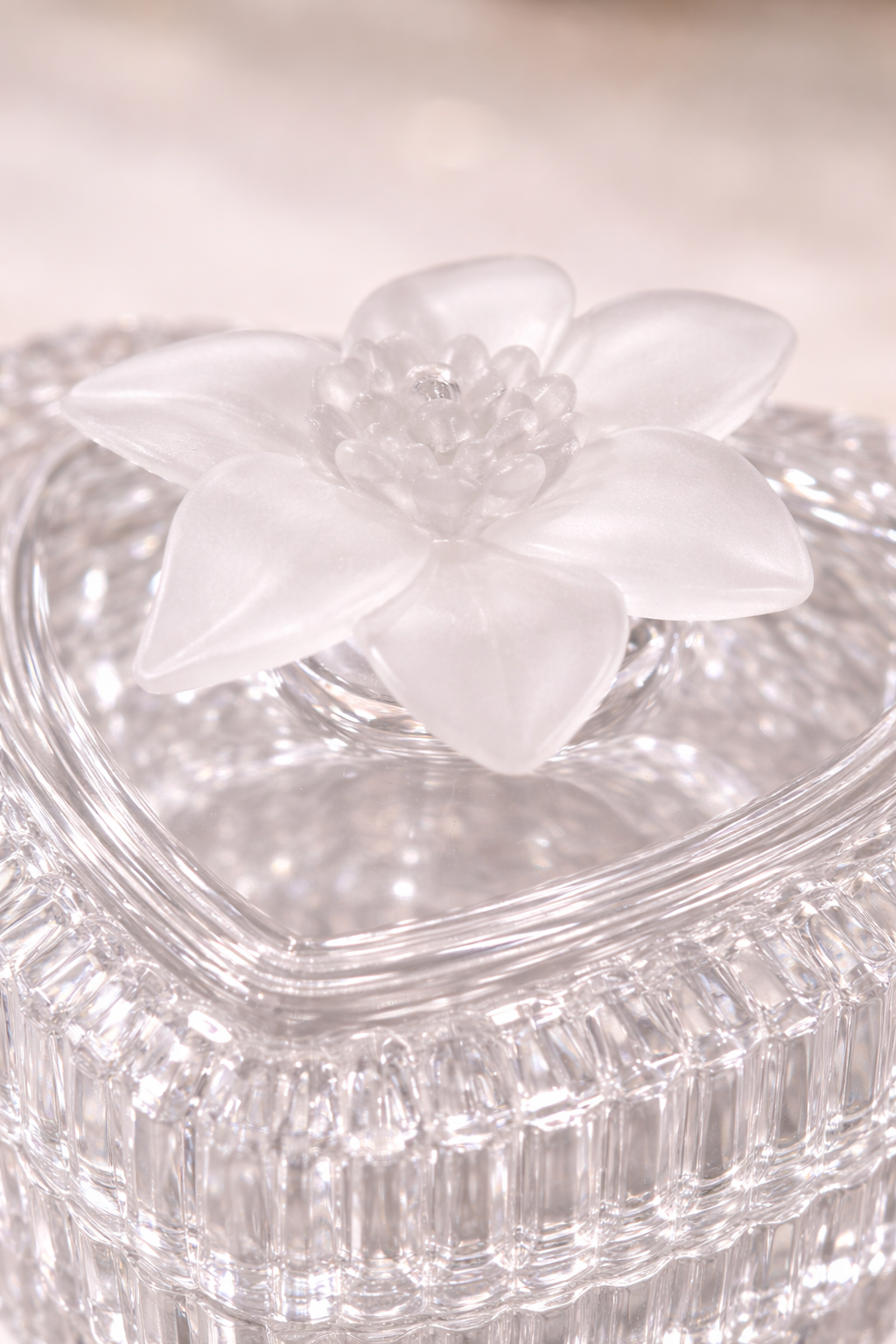 Vintage 1980s Cristal d’Arques France Heart-Shaped Glass Trinket Box with Frosted Floral Lid