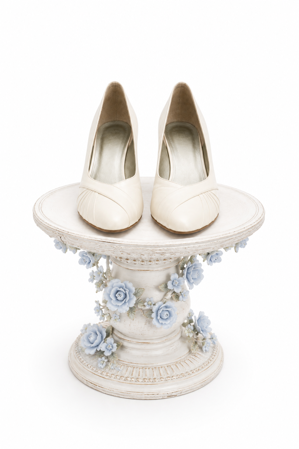 Vintage Ivory Leather Pleated Pumps Petite Kitten Heels Made in Brazil Size 8B