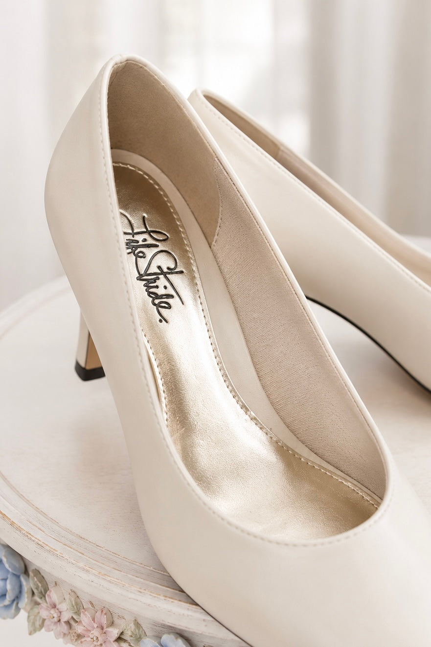Vintage LifeStride Ivory Cream Classic Pumps Wide Fit Heels Size 6W – Unworn Condition