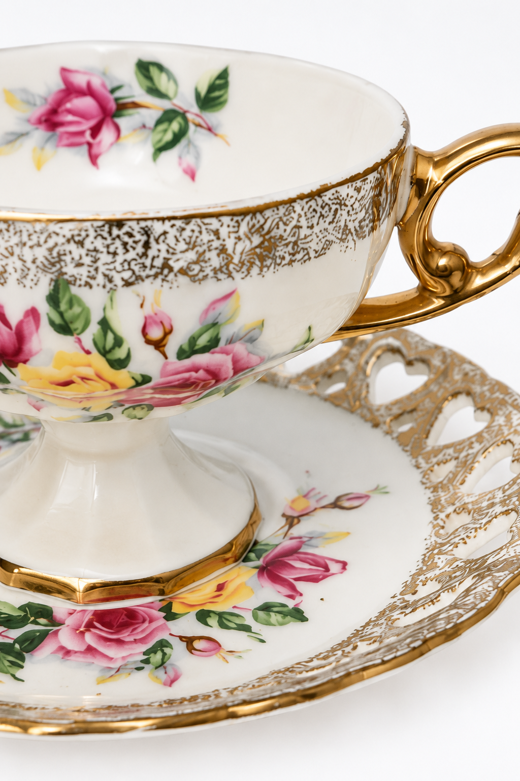 Vintage 1950s–1960s Made in Japan Rose Teacup & Saucer | Gold Trim Floral Pedestal Tea Cup