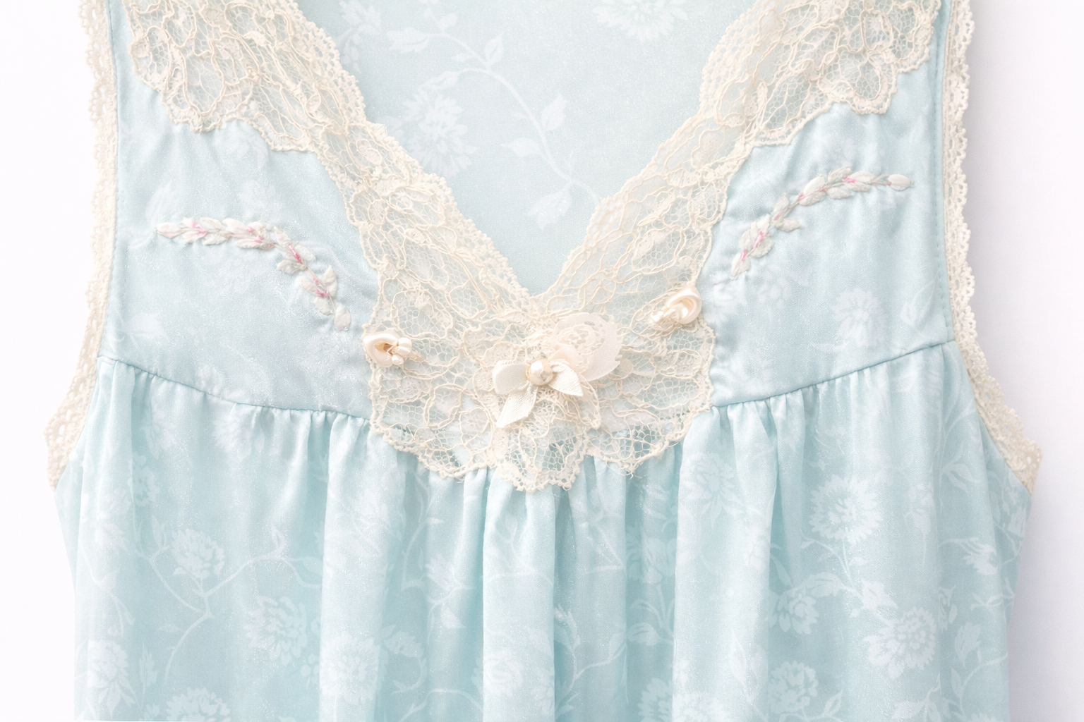 Rêve Bleu d’Ivoire Nightgown