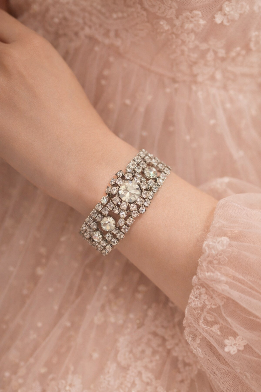 Vintage 1940s–1950s Rhinestone Bracelet | Silver-Tone Floral Cluster Design