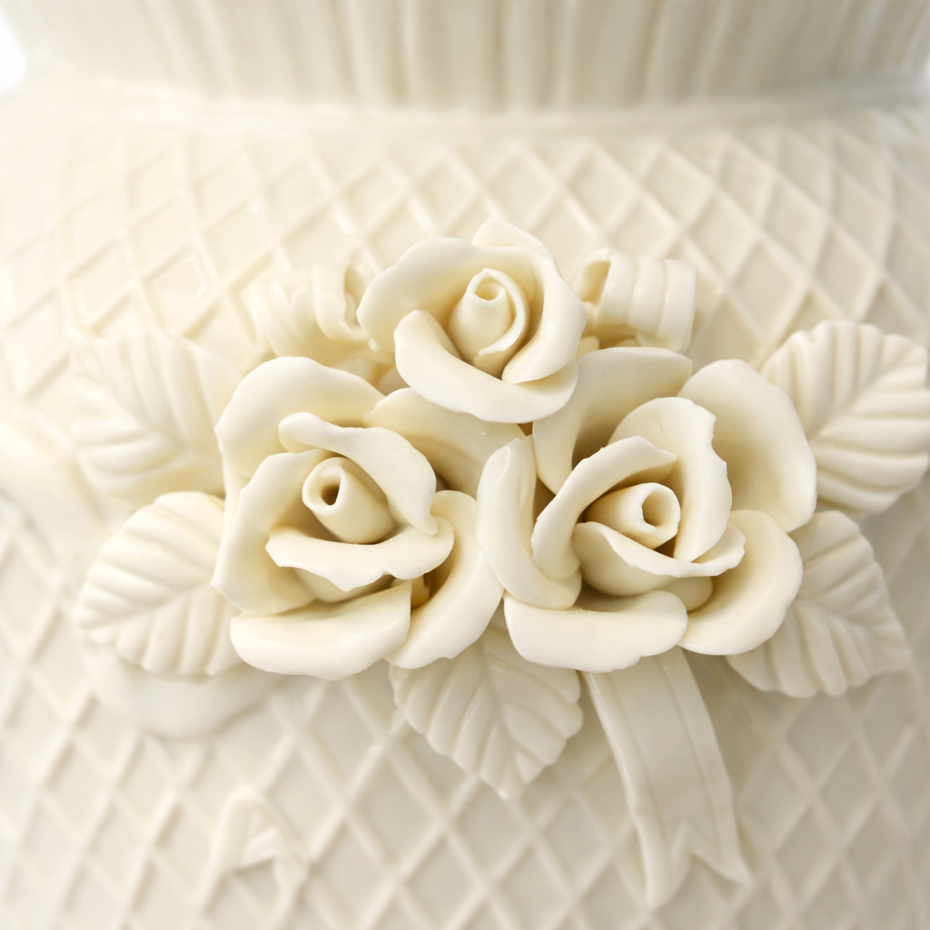 Maison des Roses | Vintage Cream Rose Vase