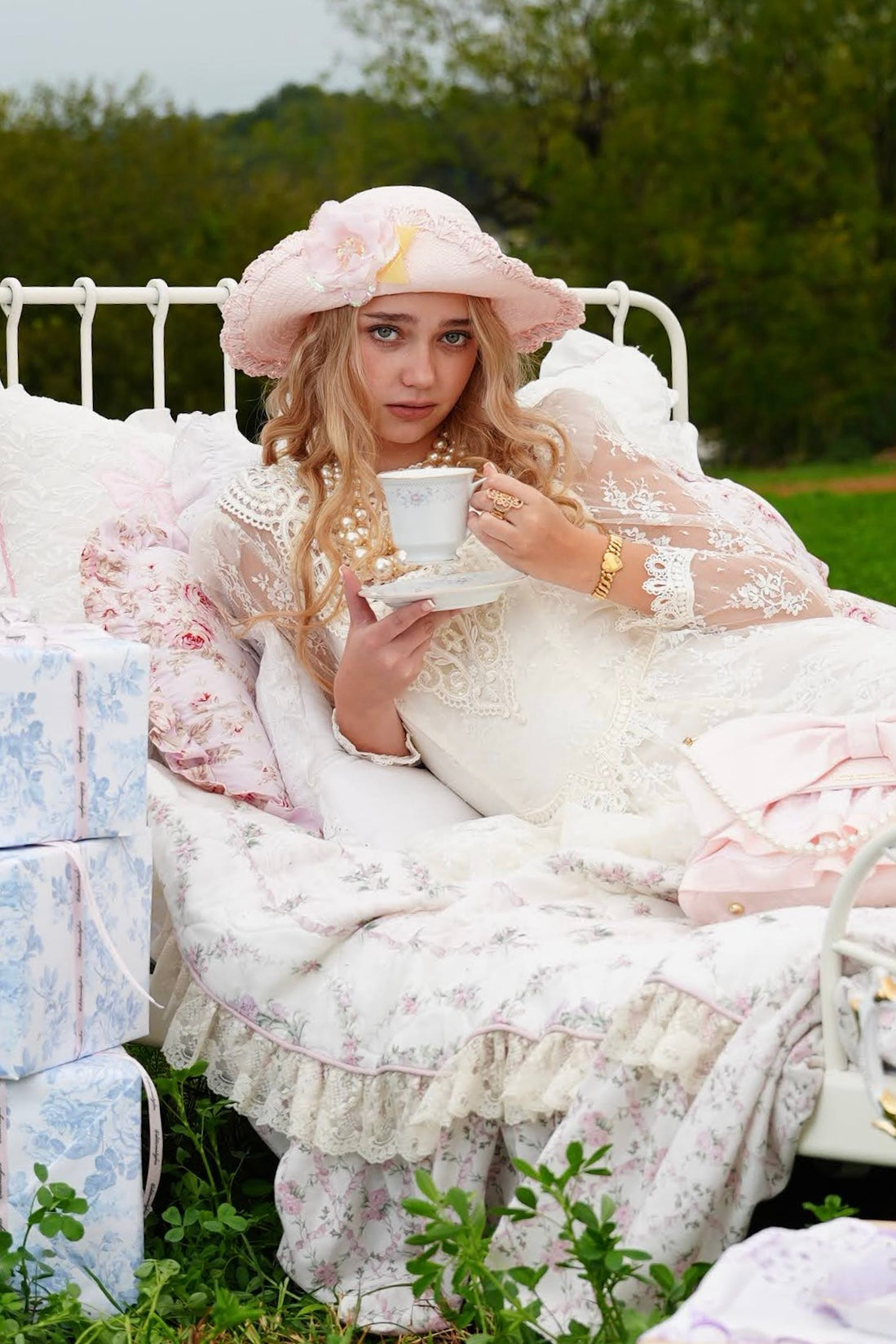 Romantic Pink Floral Wide-Brim Hat – Vintage-Inspired Cowgirl Hat