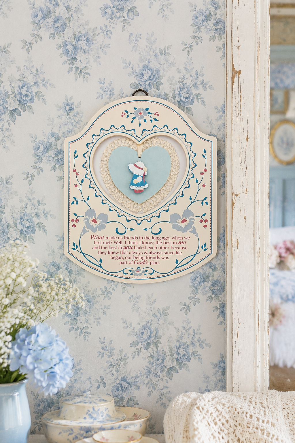 Vintage Friendship Wall Hanging Plaque | Heart Lace Accent | Inspirational Gift Décor | Ready to Hang