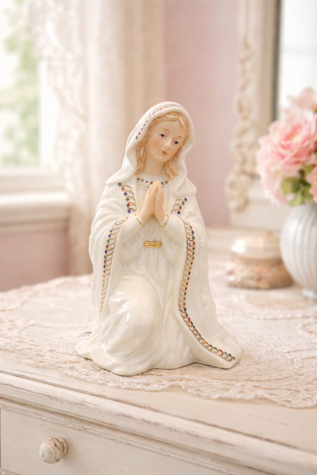 Heavenly Grace Praying Virgin Mary Figurine | Vintage Style Religious Statue
