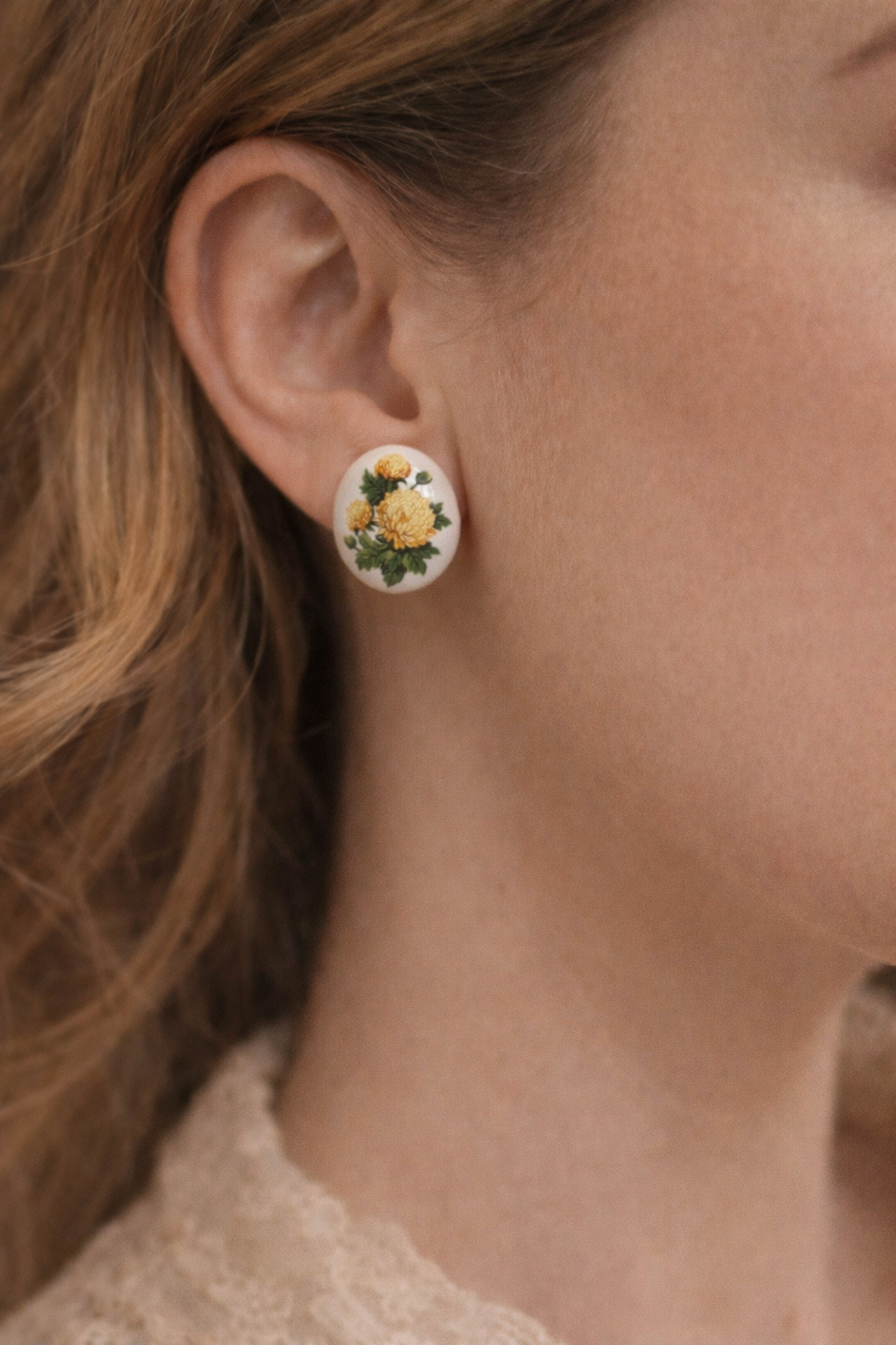 Vintage Floral Oval Earrings – Yellow Blossom Design, 1970s/1980s Inspired